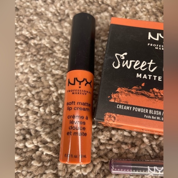 L’Oréal-NYX Mix Makeup Lot NWT - Picture 6 of 6